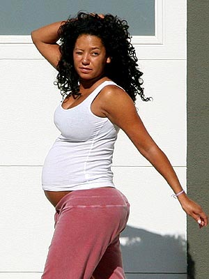 Celebrity Pregnant Photo on Melanie Brown Took To Celebrity Pregnancy Announcement Central     Aka