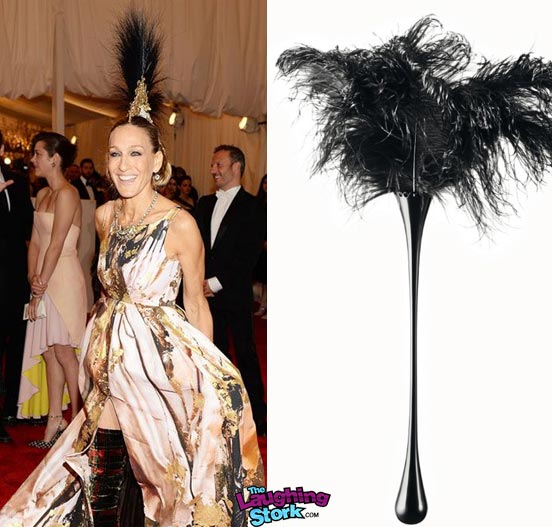 SARAH-JESSICA-PARKER-FEATHER-DUSTER
